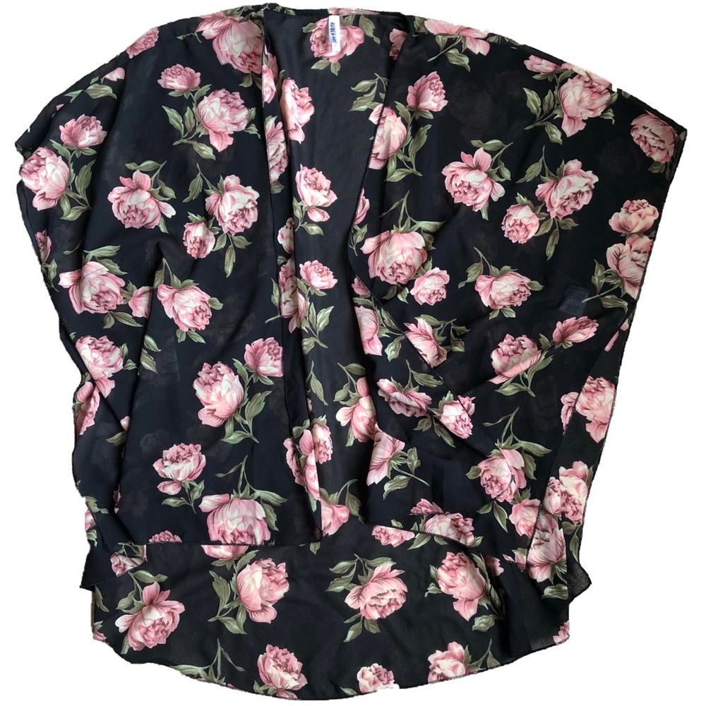 Live 4 Truth Poncho Blouse 🌸